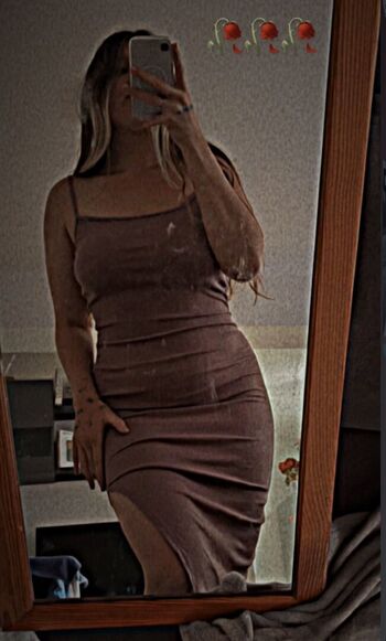 Full leaked Incredible milf private photo