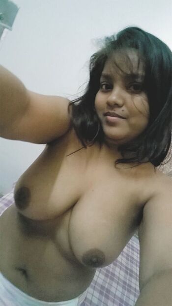 Full leaked Indian exhibition page private photo