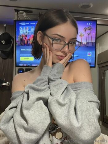 Full leaked Indieellis private photo