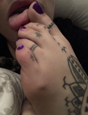 Full leaked Inked feet private photo