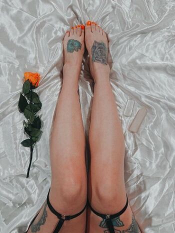Full leaked Inked feet private photo
