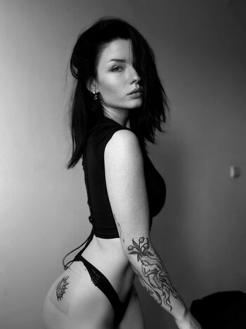Full leaked Innervus  page private photo