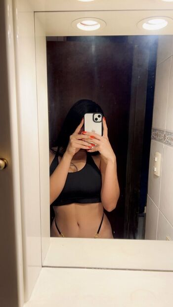 Full leaked Intrusaaa page private photo