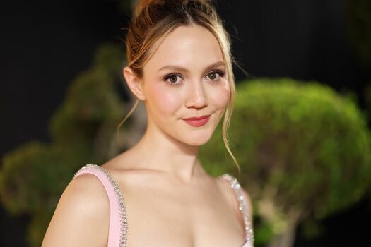 Full leaked Iris apatow page private photo