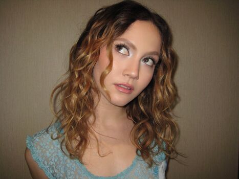 Iris Apatow