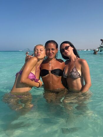 Full leaked Iris law private photo