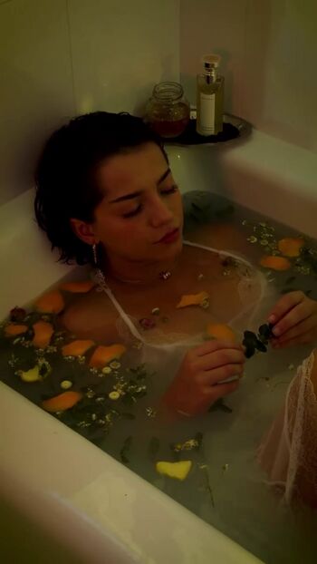 Full leaked Isabela merced private photo