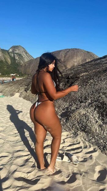 Isadora Nobrega