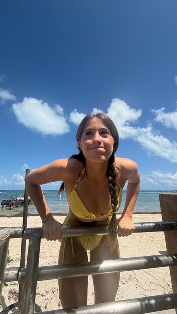 Full leaked Isafernandezz private photo