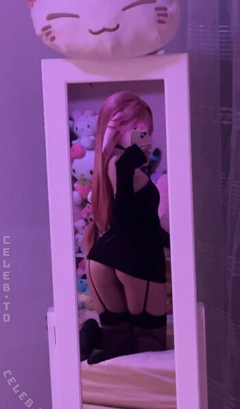 Full leaked Isii cos page private photo