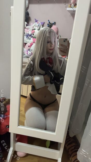 Full leaked Isii cos page private photo