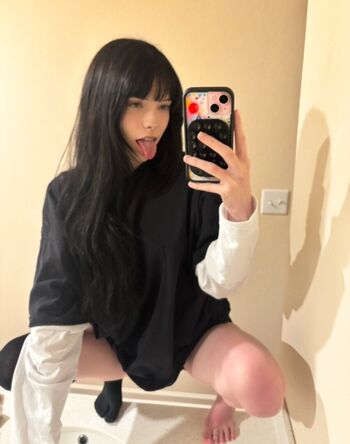 Full leaked Isizzly private photo