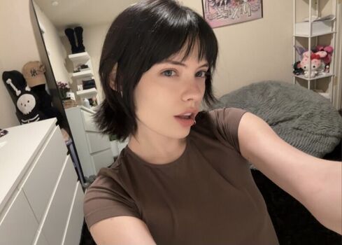Full leaked Isizzly private photo