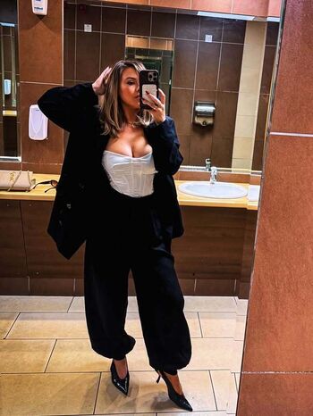 Full leaked Itsalirose private photo