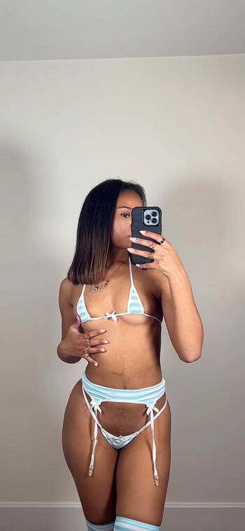 Full leaked Itshashiixo private photo