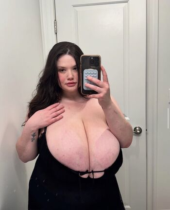 Full leaked Itskatiecali private photo