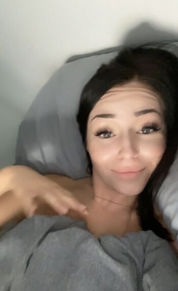 Full leaked Itskennyhoney private photo