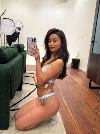 Full leaked Itslaaurr  page private photo