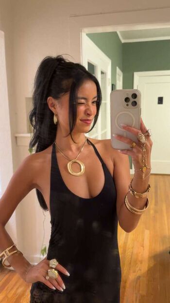 Full leaked Itslaaurr private photo