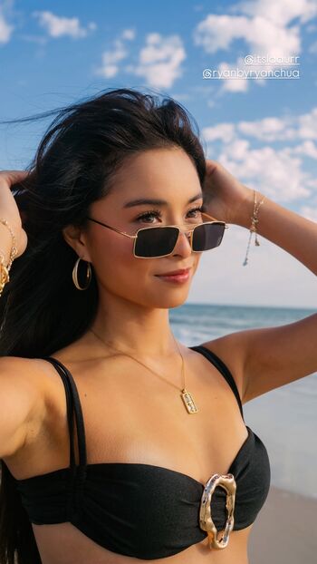 Full leaked Itslaaurr private photo