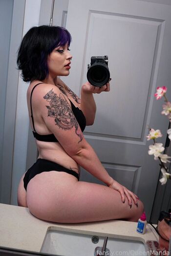 Full leaked Itsqueenmanda private photo