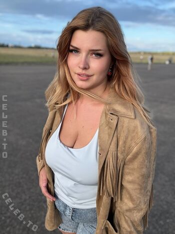 Full leaked Itsschmolli private photo