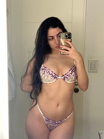 Full leaked Itssscamila private photo