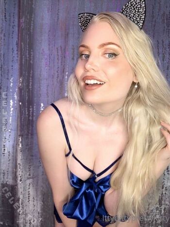 Full leaked Ittybittyprettykitty page private photo