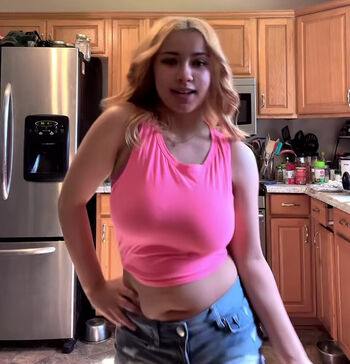 Full leaked Itzurgurlcc private photo