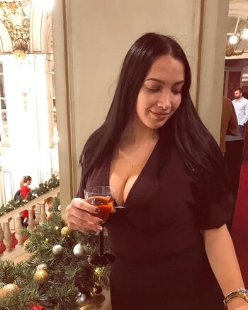 Full leaked Iunia feurdean page private photo