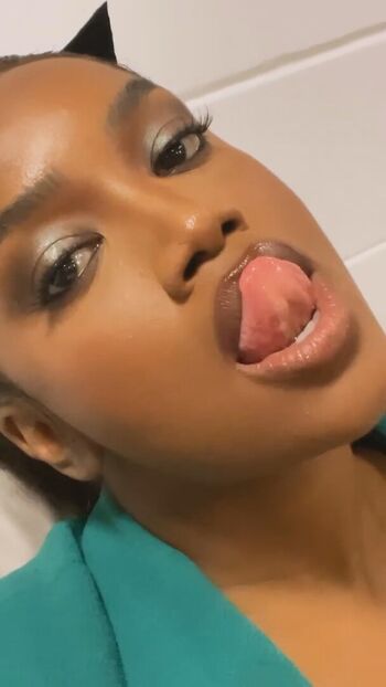 Full leaked Iza cantora private photo