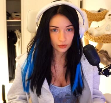 Full leaked Izabeii private photo