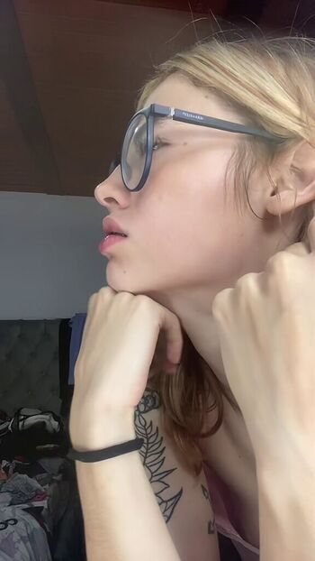Full leaked Izismusic private photo