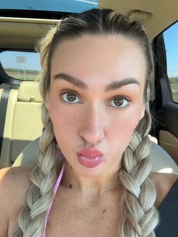 Full leaked Izzi dame page private photo