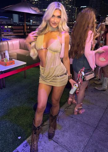 Full leaked Izzi dame private photo
