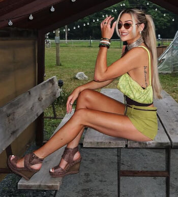 Full leaked Izzi dame page private photo