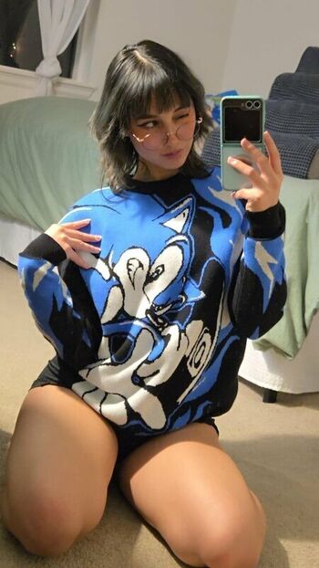 Full leaked Izziibel private photo