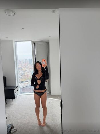 Full leaked Izziwu private photo