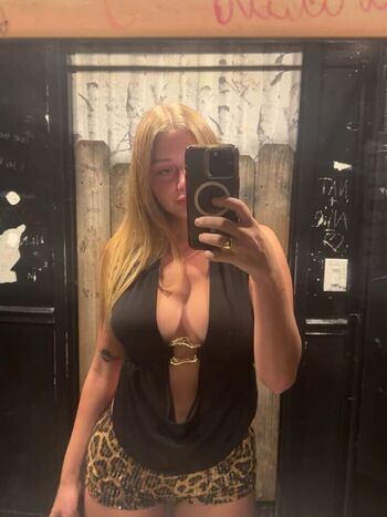 Full leaked Izzybizzybelle private photo