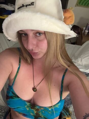 Full leaked Izzybizzybelle private photo