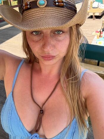 Full leaked Izzybizzybelle private photo