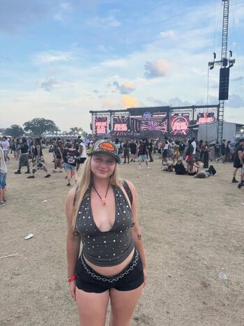 Full leaked Izzybizzybelle private photo