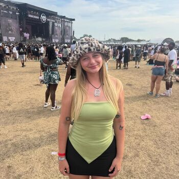 Full leaked Izzybizzybelle private photo