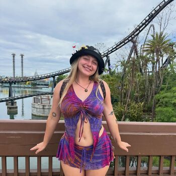Full leaked Izzybizzybelle private photo