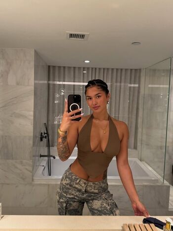 Full leaked Izzyflannery private photo