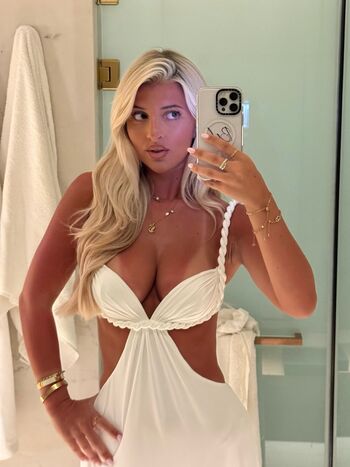 Full leaked Izzytaffs private photo