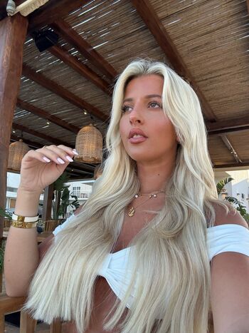 Full leaked Izzytaffs private photo
