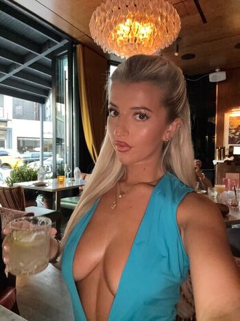 Full leaked Izzytaffs page private photo