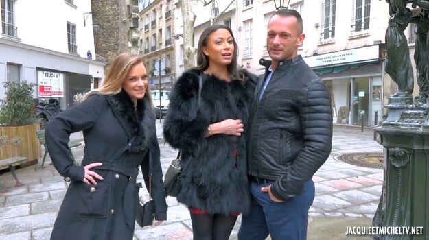Full leaked Jacquieetmicheltv page private photo