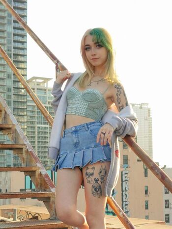 Full leaked Jadeiluvmeww private photo